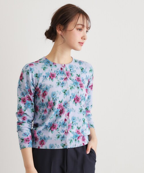 LAURA ASHLEY(ローラアシュレイ)の「【洗える/同柄・同素材アイテムあり】フリーサム ヘイズ柄 プリントニットカーディガン(カーディガン/ボレロ・レディース・ホワイト系3/ブルー系5・38/40)」の7枚目の写真