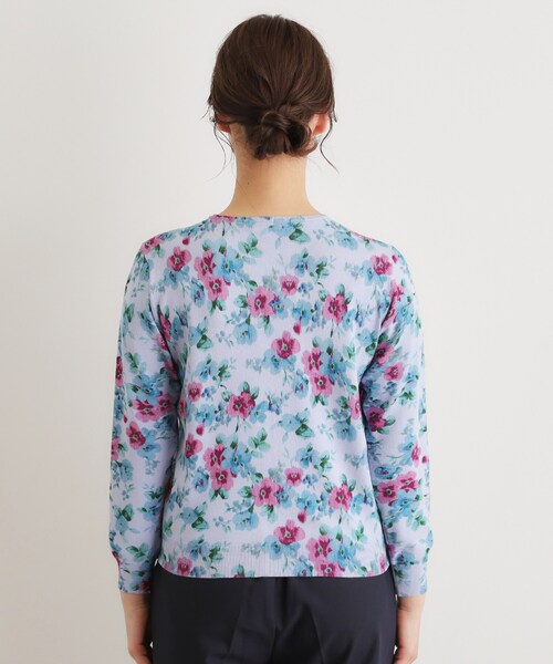 LAURA ASHLEY(ローラアシュレイ)の「【洗える/同柄・同素材アイテムあり】フリーサム ヘイズ柄 プリントニットカーディガン(カーディガン/ボレロ・レディース・ホワイト系3/ブルー系5・38/40)」の13枚目の写真
