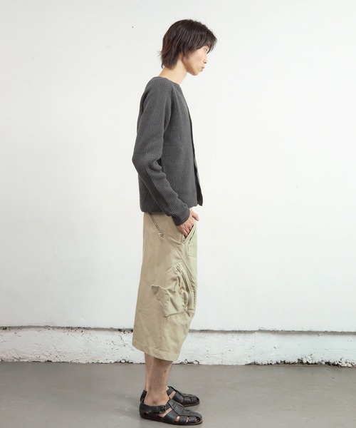 NVRFRGT（ネヴァーフォーゲット）の「【NVRFRGT】RIBBED CARDIGAN（カーディガン/ボレロ・メンズ・ダークグレー/ブラック・3/2）」の6枚目の写真