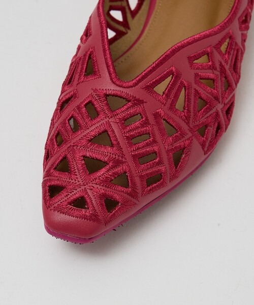 Au BANNISTER（オゥバニスター）の「レーザーカットパンプス（パンプス・レディース・ブラック/アイボリー/ピンク/シルバー・35/36/37/38/39/40）」の6枚目の写真