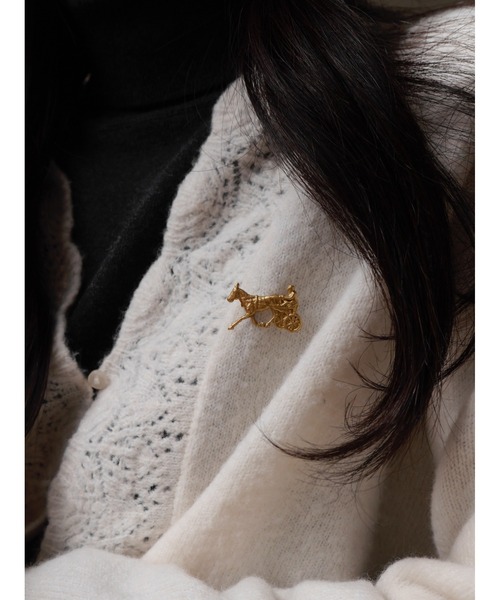 tone（トーン）の「【Spill The Beans】BRASS馬車ブローチ(MA)（ブローチ/コサージュ・レディース・ゴールド・FREE）」の13枚目の写真