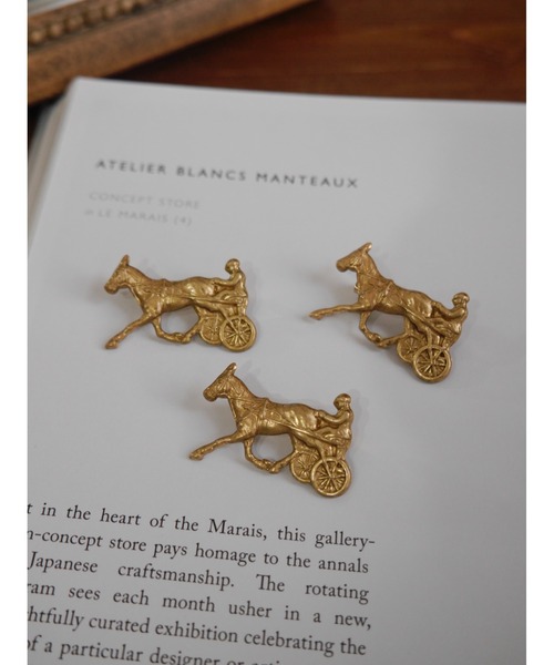 tone（トーン）の「【Spill The Beans】BRASS馬車ブローチ(MA)（ブローチ/コサージュ・レディース・ゴールド・FREE）」の16枚目の写真