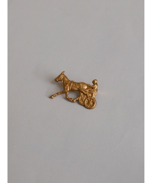 tone（トーン）の「【Spill The Beans】BRASS馬車ブローチ(MA)（ブローチ/コサージュ・レディース・ゴールド・FREE）」の6枚目の写真