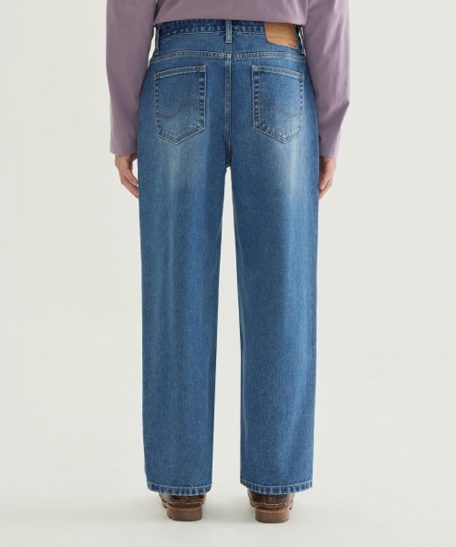 COVERNAT（カバーナット）の「リングサ レギュラーデニムパンツ ライトブルー（デニムパンツ・レディース・その他・SMALL/MEDIUM/LARGE/X-LARGE/XX-LARGE/X-SMALL）」の7枚目の写真