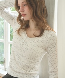 小花柄ヘンリーカットソー/Small floral print henley top