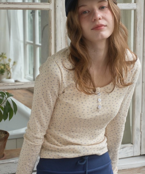 Birthday room(バースデイルーム)の「小花柄ヘンリーカットソー/Small floral print henley top(Tシャツ/カットソー・レディース・Cream/ホワイト・FREE)」の12枚目の写真