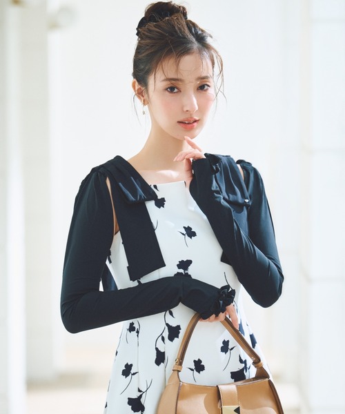 CELFORD(セルフォード)の「【多機能素材】ラッシュガードショルダーリボンワンピース(ワンピース・レディース・オフホワイト/ブラック・36/38)」の4枚目の写真