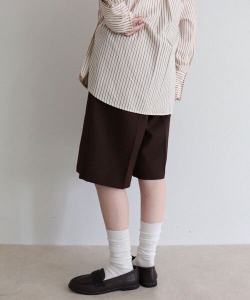 fredy emue(フレディエミュ)の「タックスラックスハーフパンツ(その他パンツ・レディース・ダークブラウン/ブラック・38)」の19枚目の写真