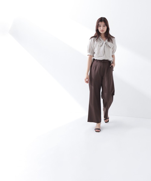 NATURAL BEAUTY BASIC（ナチュラルビューティーベーシック）の「【Oggi.jp掲載】スキッパーリボンタイブラウス半袖（シャツ/ブラウス・レディース・ベージュ/チャコールグレー/ブルー・SMALL/MEDIUM）」の16枚目の写真