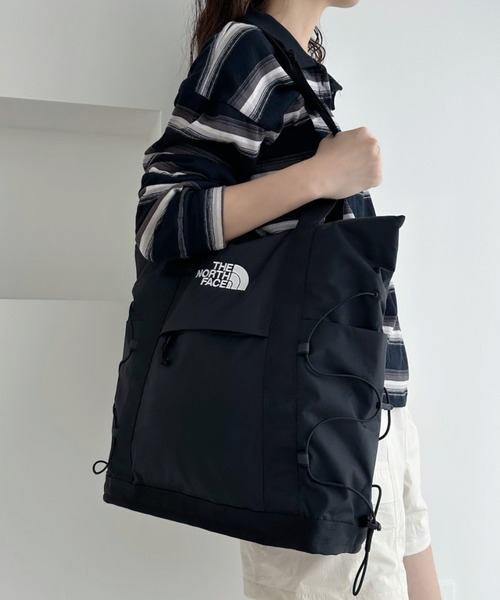 THE NORTH FACE(ザノースフェイス)の「◇THE NORTH FACE◇正規品/PC収納可/大容量/ボレアリス ショルダー バッグ BOREALIS SHOULDER BAG(ショルダーバッグ・レディース・ライトグレー/アイボリー/ブラック・FREE)」の1枚目の写真