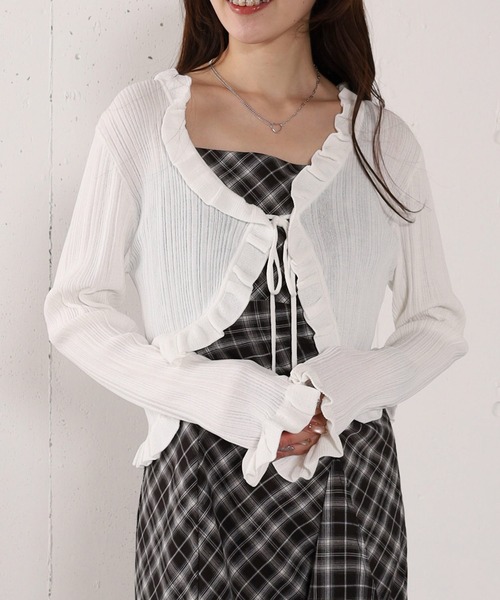 archives(アルシーヴ)の「【高機能】ランダムリブフリルニットカーディガン(カーディガン/ボレロ・レディース・オフホワイト/グレー/ブラック/ピンク・MEDIUM)」の2枚目の写真