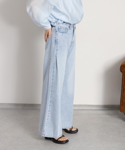 cepo（セポ）の「【軽やかに広がる、美脚タックフレア】サイドタックワイドデニムパンツ（デニムパンツ・レディース・ブルー系3/ブルー系2・S/M/L）」の2枚目の写真