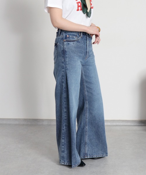 cepo（セポ）の「【軽やかに広がる、美脚タックフレア】サイドタックワイドデニムパンツ（デニムパンツ・レディース・ブルー系3/ブルー系2・S/M/L）」の12枚目の写真