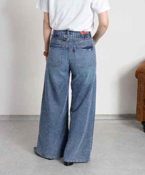 cepo（セポ）の「【軽やかに広がる、美脚タックフレア】サイドタックワイドデニムパンツ（デニムパンツ・レディース・ブルー系3/ブルー系2・S/M/L）」の11枚目の写真