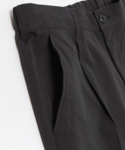 ITEMS URBANRESEARCH(アイテムズ アーバンリサーチ)の「ヨウリュウ1-tuckテーパードパンツ(その他パンツ・メンズ・ネイビー/ダークグレー/オリーブ/ブラック・LARGE/MEDIUM)」の19枚目の写真