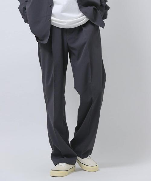 ITEMS URBANRESEARCH（アイテムズ アーバンリサーチ）の「ヨウリュウ1-tuckテーパードパンツ（その他パンツ・メンズ・ネイビー/ダークグレー/オリーブ/ブラック・LARGE/MEDIUM）」の18枚目の写真