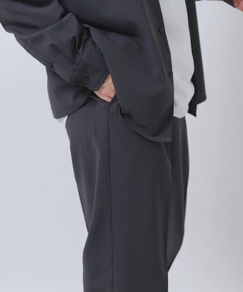 ITEMS URBANRESEARCH（アイテムズ アーバンリサーチ）の「ヨウリュウ1-tuckテーパードパンツ（その他パンツ・メンズ・ネイビー/ダークグレー/オリーブ/ブラック・LARGE/MEDIUM）」の19枚目の写真