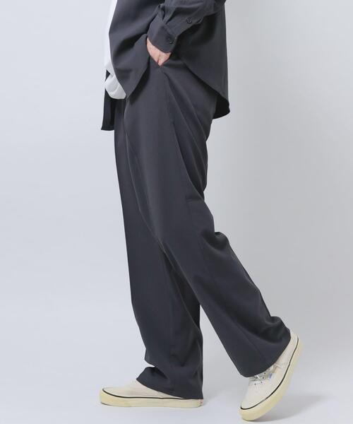 ITEMS URBANRESEARCH（アイテムズ アーバンリサーチ）の「ヨウリュウ1-tuckテーパードパンツ（その他パンツ・メンズ・ネイビー/ダークグレー/オリーブ/ブラック・LARGE/MEDIUM）」の20枚目の写真