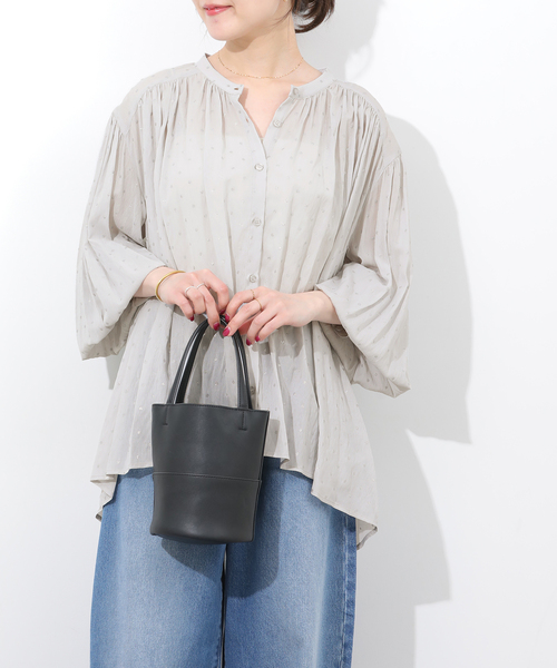 JOURNAL STANDARD relume(ジャーナルスタンダード レリューム)の「グリッタードットギャザーブラウス(シャツ/ブラウス・レディース・ライトグレー/ネイビー・FREE)」の1枚目の写真