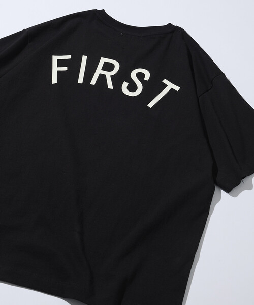 Firsthand 6‑Ones фронт‑лого печать — круглое принт‑футболка / Back Print T-Shirt PRINT ROUND FIRST