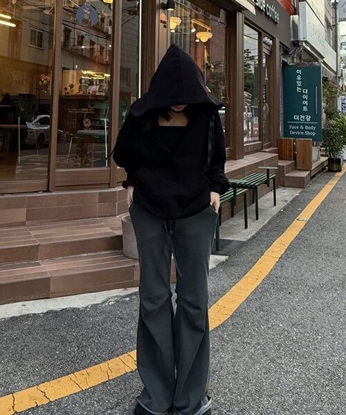 MILK ASH AND DOLLS(ミルク アッシュ アンド ドールズ)の「リブドポケットフレアパンツ - ピグメントブラック(その他パンツ・レディース・ブラック系その他・SMALL/MEDIUM/LARGE)」の15枚目の写真