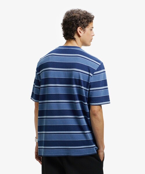 LACOSTE(ラコステ)の「オーバーサイズ インディゴボーダー 半袖Tシャツ(Tシャツ/カットソー・メンズ・ダークインディゴブルー/インディゴブルー・5/3/4/2)」の3枚目の写真
