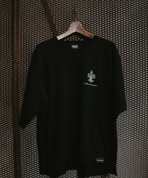 BEYOND COOL（ビヨンクール）の「「LEATHERS AND TREASURES/レザーズアンドトレジャーズ」ビッグシルエットTシャツ（半袖）/ フレアデリー （ブラック/ホワイト/6.2oz）（Tシャツ/カットソー）」