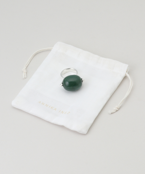 ANNIKA INEZ(アニカイネズ)の「【ANNIKA INEZ/ アニカ イネズ】 Large Stone Ellipse Ring(リング・レディース・グリーン・7/6)」の3枚目の写真