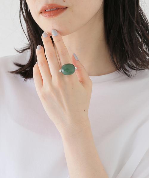 ANNIKA INEZ(アニカイネズ)の「【ANNIKA INEZ/ アニカ イネズ】 Large Stone Ellipse Ring(リング・レディース・グリーン・7/6)」の2枚目の写真