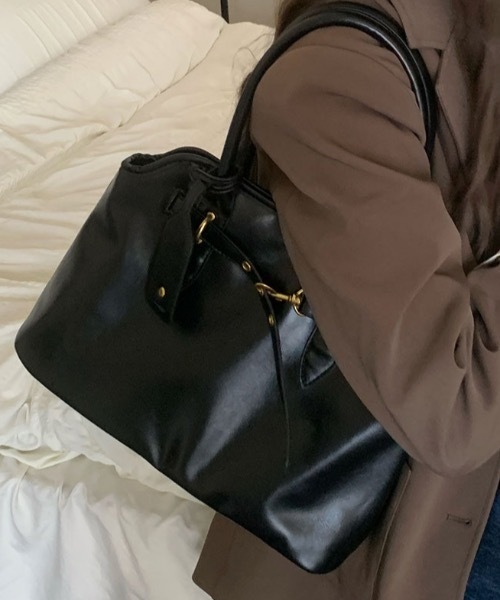 Teem Store(チームストア)の「【A4対応/大容量】ベルテッド ハンドボストンバッグ 通勤 通学(ショルダーバッグ・レディース・ブラウン/ブラック・F)」の2枚目の写真