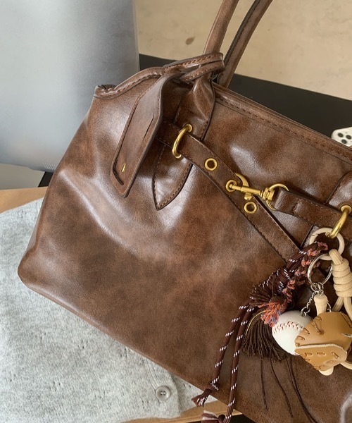 Teem Store(チームストア)の「【A4対応/大容量】ベルテッド ハンドボストンバッグ 通勤 通学(ショルダーバッグ・レディース・ブラウン/ブラック・F)」の11枚目の写真