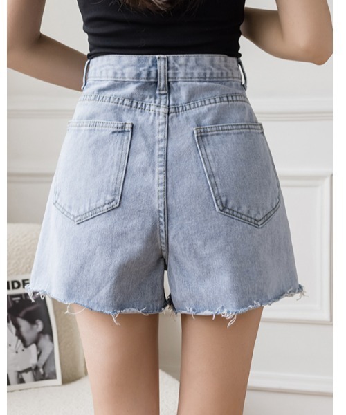 semuse(セミューズ)の「ハート柄ハイウエストデニムショートパンツ(デニムパンツ・レディース・ライトブルー・M/S)」の5枚目の写真
