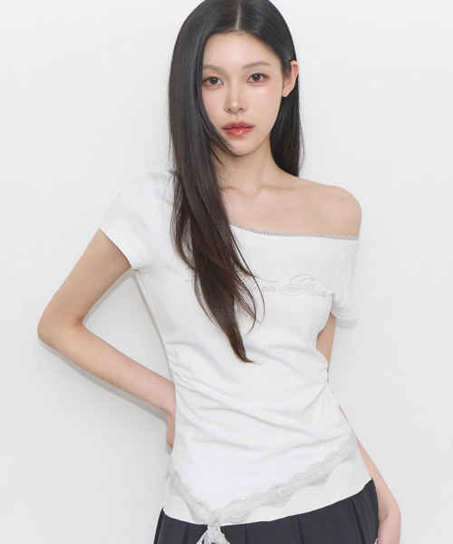 ILLIGO(イリゴ)の「レースワンショルダーシャーリングトップホワイト(Tシャツ/カットソー・レディース・その他・OS)」の2枚目の写真