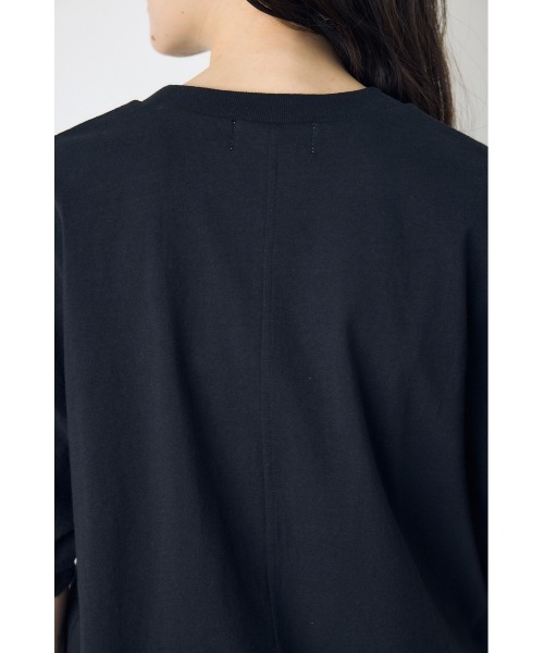 AZUL by moussy(アズールバイマウジー)の「【身長/骨格別着用画像あり】アーバンコットンルーズTシャツ 夏服 秋服 春服 オーバーサイズ ビッグサイズ 体系カバー お尻が隠れる 二の腕カバー(Tシャツ/カットソー・レディース・オフホワイト/ブラック/ライトカーキ/ダークベージュ・SMALL/MEDIUM)」の19枚目の写真