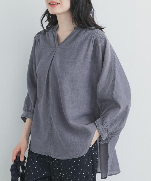 URBAN RESEARCH DOORS(アーバンリサーチドアーズ)の「シアーデニムピンタックドルマンブラウス(シャツ/ブラウス・レディース・ライトインディゴブルー/インディゴブルー・FREE)」の3枚目の写真