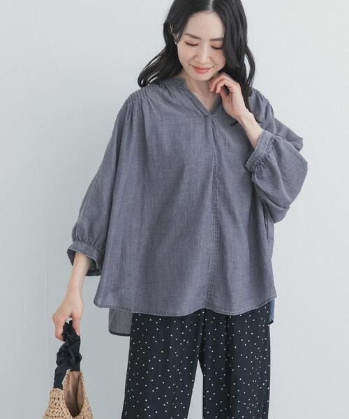 URBAN RESEARCH DOORS(アーバンリサーチドアーズ)の「シアーデニムピンタックドルマンブラウス(シャツ/ブラウス・レディース・ライトインディゴブルー/インディゴブルー・FREE)」の7枚目の写真