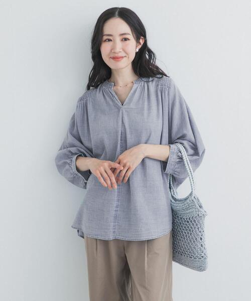 URBAN RESEARCH DOORS(アーバンリサーチドアーズ)の「シアーデニムピンタックドルマンブラウス(シャツ/ブラウス・レディース・ライトインディゴブルー/インディゴブルー・FREE)」の18枚目の写真
