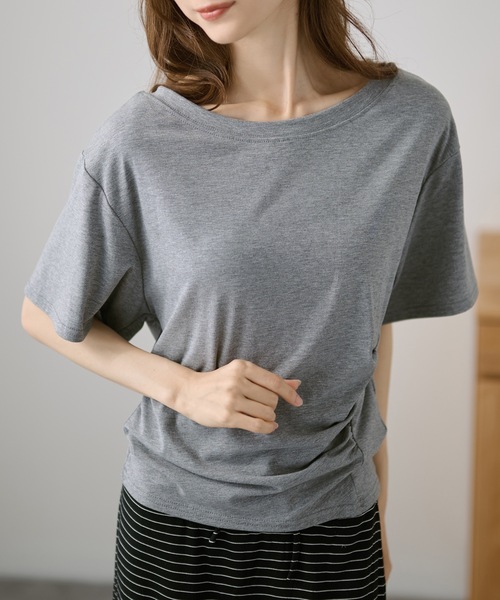 DAYRA(デイラ)の「クルーネック フロント ギャザー 半袖 カットソー(Tシャツ/カットソー・レディース・ホワイト/ライトブルー/ブラック/パープル/グレー/イエロー・FREE)」の3枚目の写真