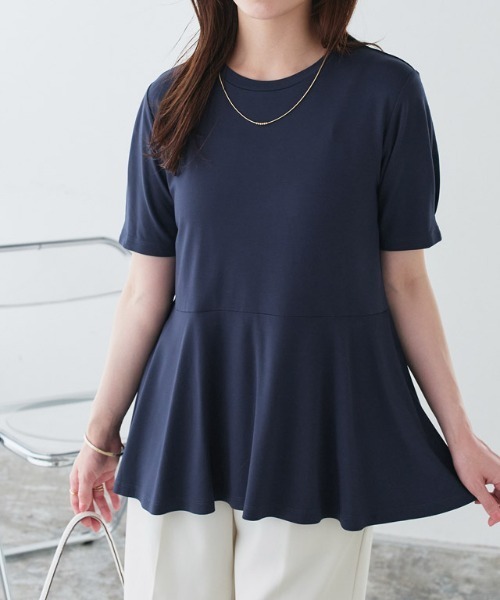 Pierrot(ピエロ)の「接触冷感袖タックペプラムTシャツ(Tシャツ/カットソー・レディース・ブラック/ライトブルー/ネイビー/オフホワイト・M/S/LL/L)」の4枚目の写真