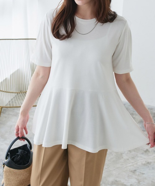 Pierrot(ピエロ)の「接触冷感袖タックペプラムTシャツ(Tシャツ/カットソー・レディース・ブラック/ライトブルー/ネイビー/オフホワイト・M/S/LL/L)」の2枚目の写真