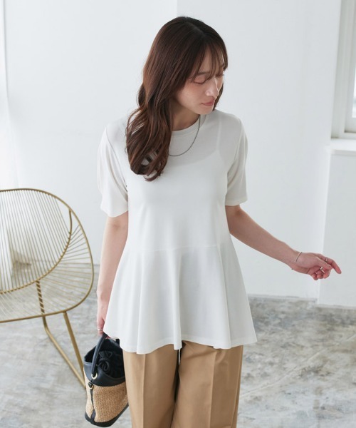 Pierrot(ピエロ)の「接触冷感袖タックペプラムTシャツ(Tシャツ/カットソー・レディース・ブラック/ライトブルー/ネイビー/オフホワイト・M/S/LL/L)」の6枚目の写真