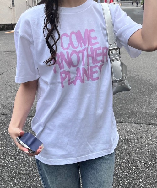 tunee(チュニー)の「ピンクレタリング半袖Tシャツ(hsyd)(Tシャツ/カットソー・レディース・ホワイト・LARGE)」の2枚目の写真