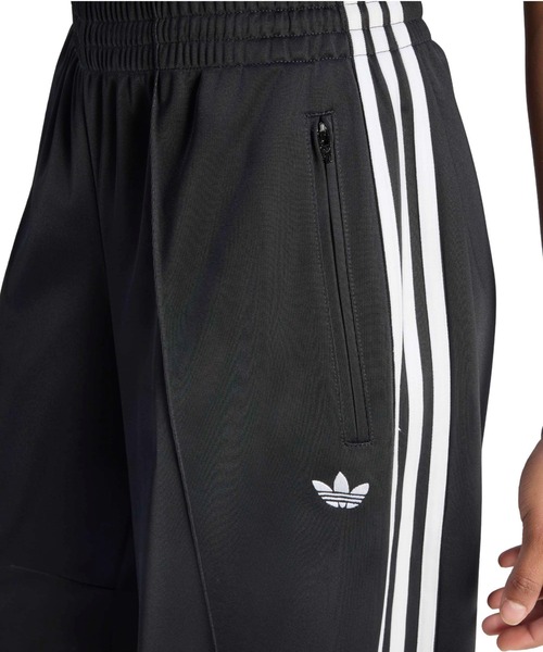 adidas(アディダス)の「adidas FIREBIRD BARREL TRACK PANTS / アディダス ファイヤーバード バレル トラックパンツ(その他パンツ・レディース・ブラック・M/S/L)」の5枚目の写真
