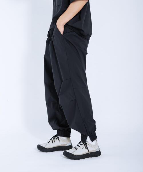 EKAL(エカル)の「『接触冷感/速乾』SOLOTEX ルーズジョガーパンツ(その他パンツ・メンズ・グレー系その他/ネイビー/ブラック・MEDIUM/LARGE)」の16枚目の写真