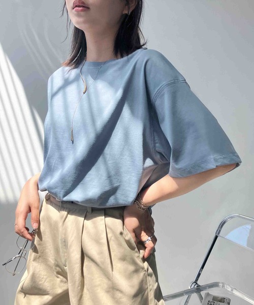 AS KNOW AS plus(アズノゥアズプラス)の「〇接触冷感 ラウンドビッグサイズTシャツ(Tシャツ/カットソー・レディース・ブルーグレー/オフホワイト/チャコールグレー・FREE)」の4枚目の写真