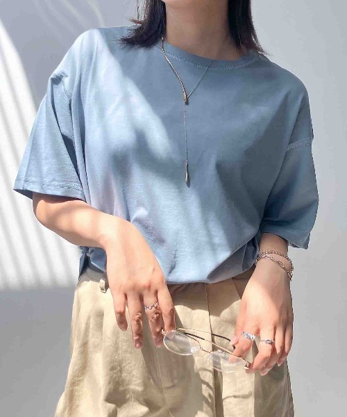 AS KNOW AS plus(アズノゥアズプラス)の「〇接触冷感 ラウンドビッグサイズTシャツ(Tシャツ/カットソー・レディース・ブルーグレー/オフホワイト/チャコールグレー・FREE)」の5枚目の写真
