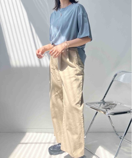 AS KNOW AS plus(アズノゥアズプラス)の「〇接触冷感 ラウンドビッグサイズTシャツ(Tシャツ/カットソー・レディース・ブルーグレー/オフホワイト/チャコールグレー・FREE)」の8枚目の写真
