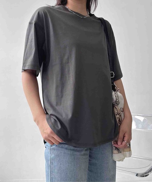 AS KNOW AS plus(アズノゥアズプラス)の「〇接触冷感 ラウンドビッグサイズTシャツ(Tシャツ/カットソー・レディース・ブルーグレー/オフホワイト/チャコールグレー・FREE)」の11枚目の写真