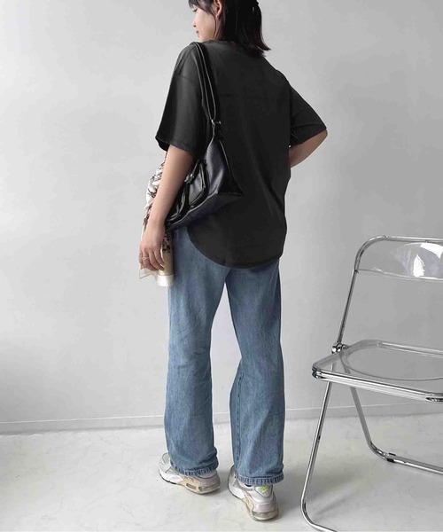 AS KNOW AS plus(アズノゥアズプラス)の「〇接触冷感 ラウンドビッグサイズTシャツ(Tシャツ/カットソー・レディース・ブルーグレー/オフホワイト/チャコールグレー・FREE)」の15枚目の写真