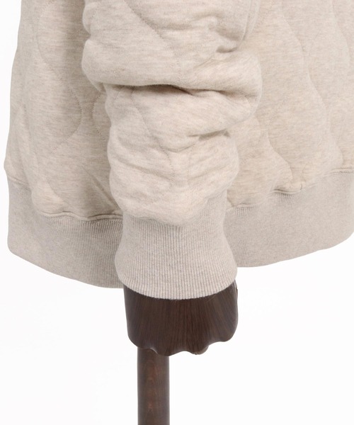 CAMBIO(カンビオ)の「mlt5750-Wave Quilted Crewneck Pullover キルティングプルオーバー(A73426cmb)(Tシャツ/カットソー・メンズ・ベージュ/ブラック・M/S/L)」の20枚目の写真